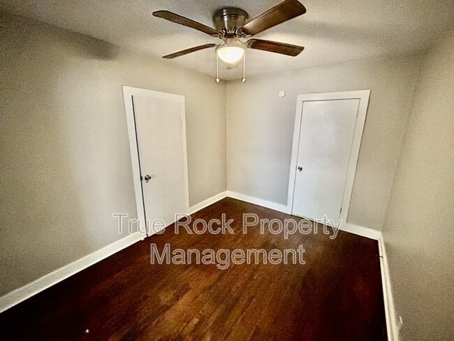 Building Photo - 303 N Maple St