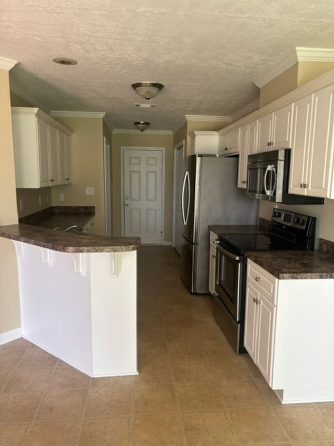Building Photo - 452 Lory Ln