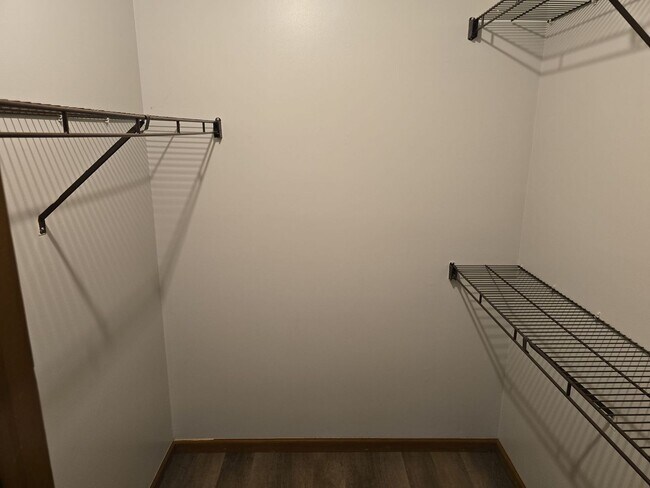 Building Photo - Comfort Meets Convenience in Woodburn