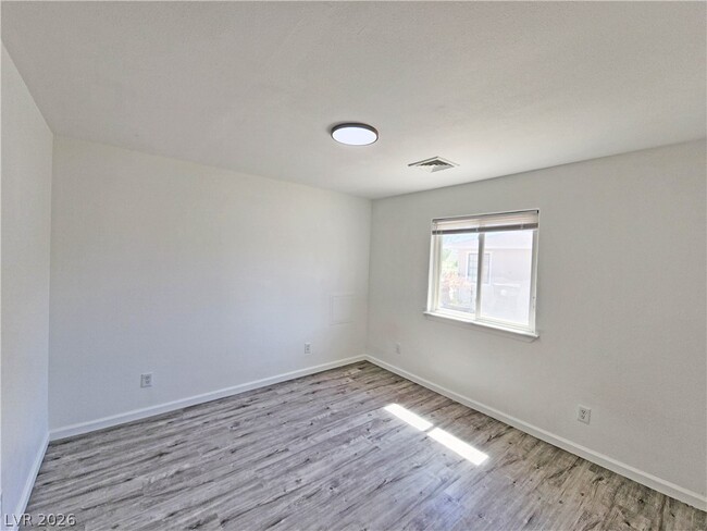 Building Photo - 1821 Pershing Ave