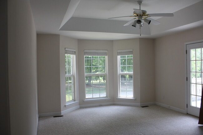 Building Photo - 3639 Hamilton Rd