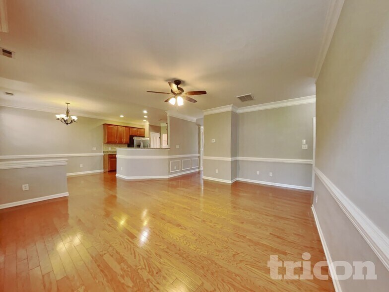 Building Photo - 5323 Chandler Oaks Ln