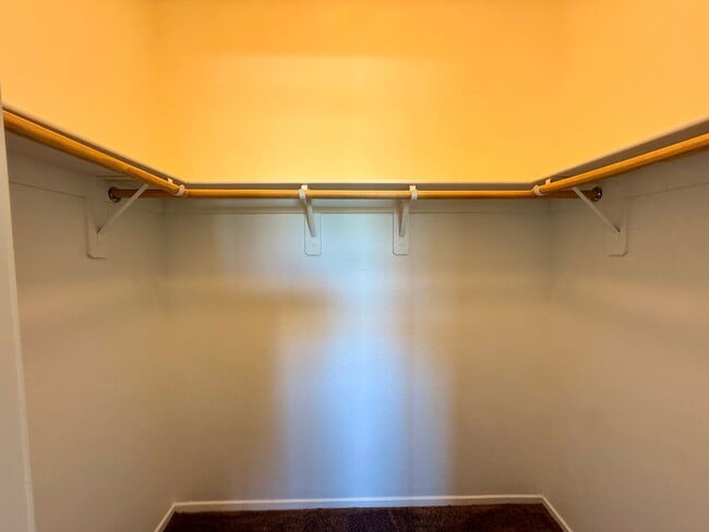 Building Photo - 3 BED 2.5 BATH 2 CAR GARAGE HOME w/ LOFT &...