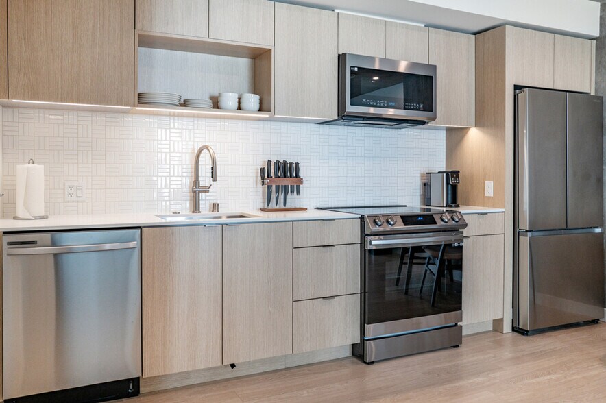 Building Photo - 1 Brady St