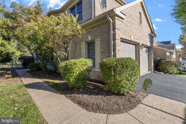 Building Photo - 210 Bullock Dr