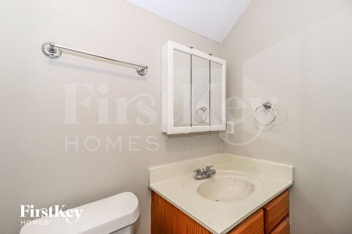 Building Photo - 2750 Park Crest Cove