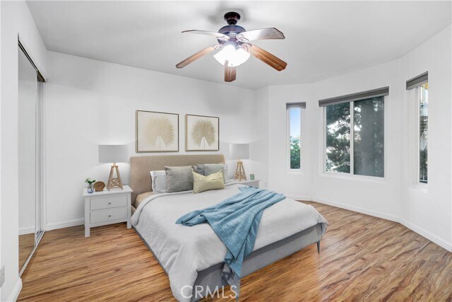 Building Photo - 1637 E 5th St