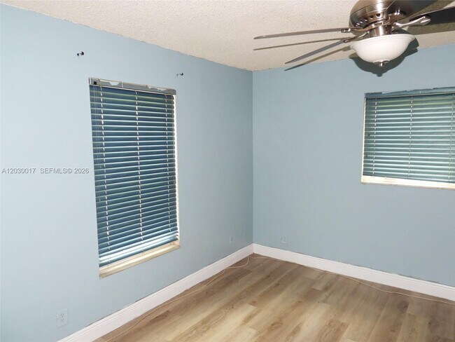 Building Photo - 9331 NW 33rd Manor