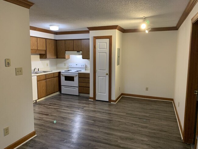 Building Photo - 3535 Ivy Commons Dr