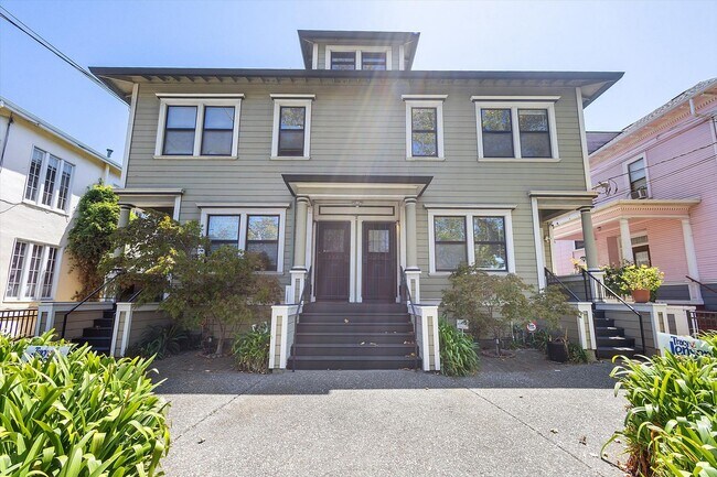 Building Photo - 1336 1/2 Park Ave