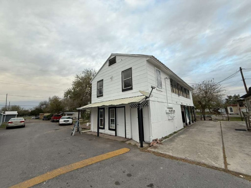 Building Photo - 613 N Eye St