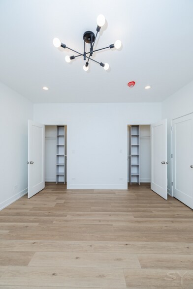 Building Photo - 6050 S Eberhart Ave