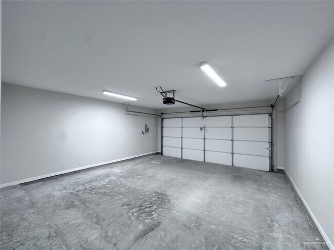 Building Photo - 8329 N 34th Ln