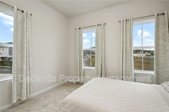 Building Photo - 416 Scharberry Ln