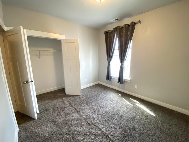 Building Photo - 4216 McKellen Dr