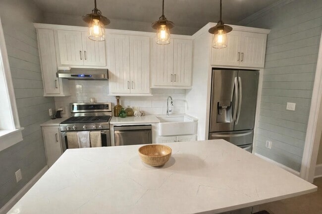 Building Photo - 5036 Golden Forest Dr