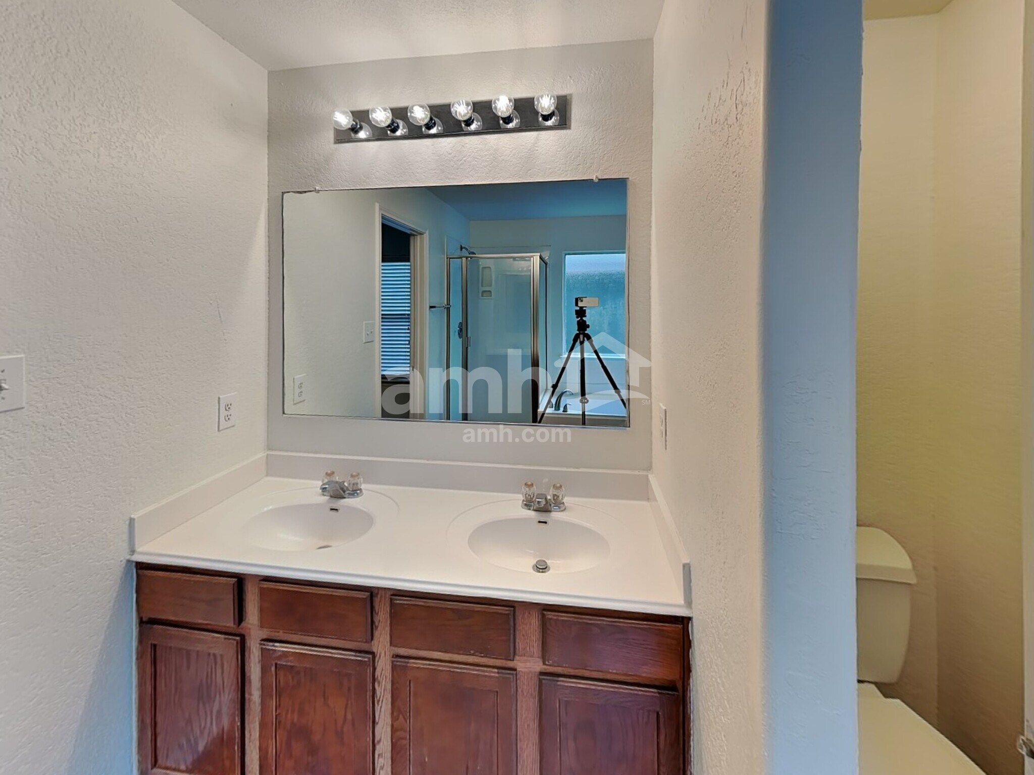 Building Photo - 3123 Candleside Dr