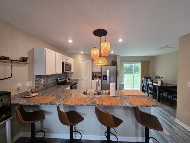 Building Photo - Best Lot in the Neighborhood – Beautiful L...