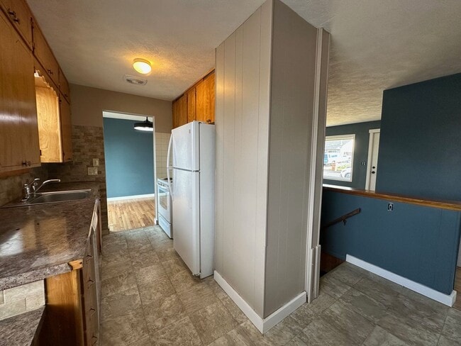 Building Photo - Spacious Northside 4-Bed, 2-Bath Ranch with Hardwood Floors