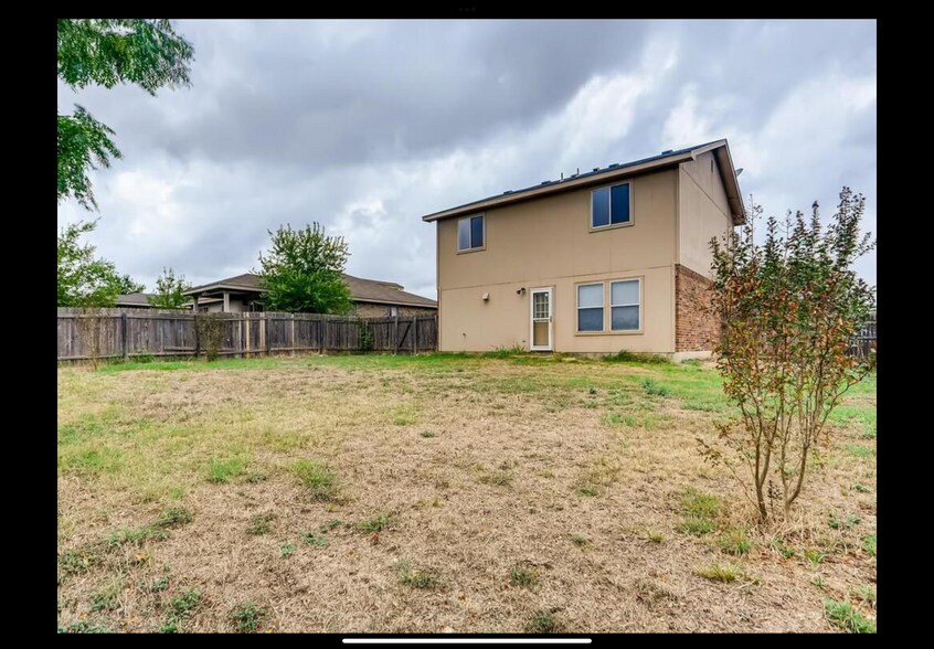 Building Photo - 608 Sherry Dr