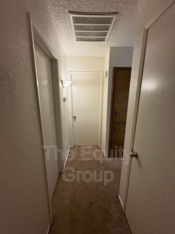 Building Photo - 2038 S Cain St