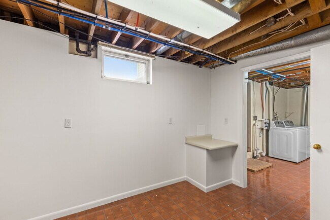 Building Photo - 1004 11th St NW