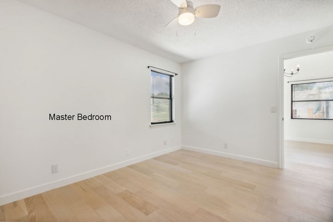 Building Photo - 175 E Lakemont Dr