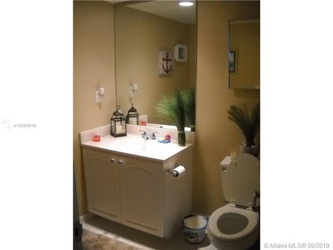 Building Photo - 3901 S Ocean Dr