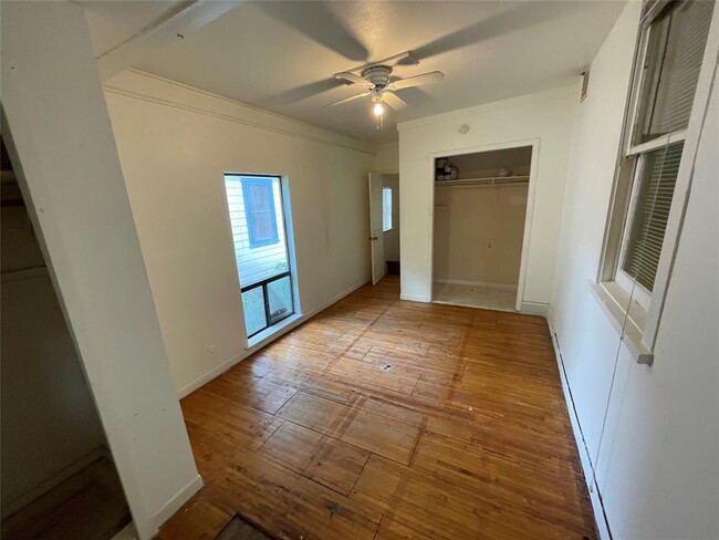 Building Photo - 112 W 55th St