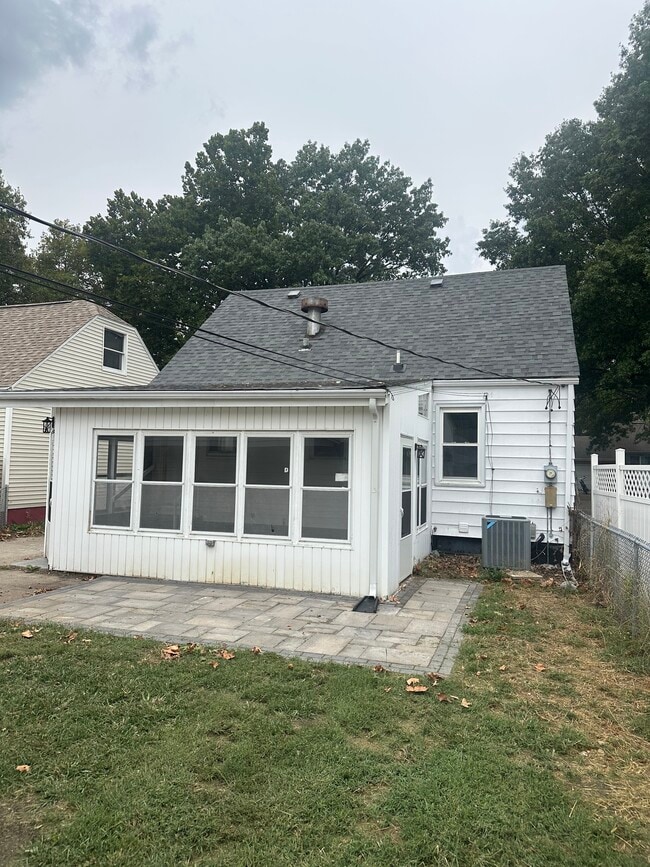 Building Photo - 2052 N 20th St