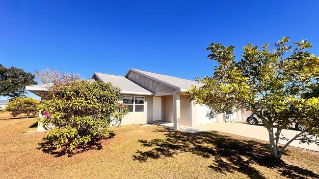 Building Photo - Lovely, Spacious 2 Bedroom, 2 Bathroom Home in Sebring!!