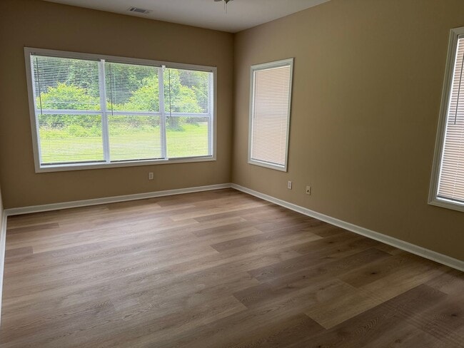 Building Photo - Fully Renovated 2 Bedroom/ 2 Bathroom Home with Garage-Village at Old Towne