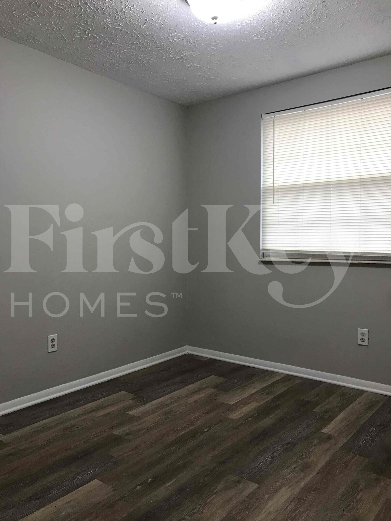 Building Photo - 1324 Lansdowne Rd