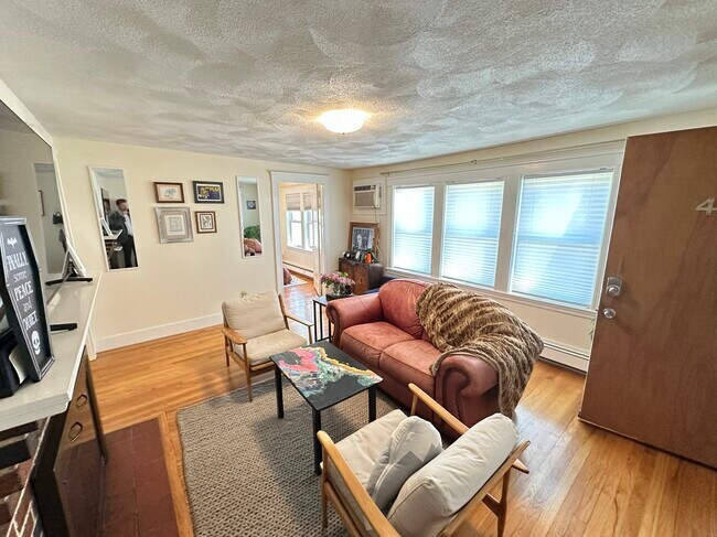 Building Photo - 1145 Boylston St