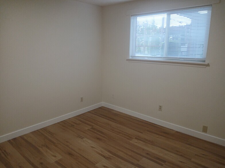 Building Photo - 7622 Chinook Ave