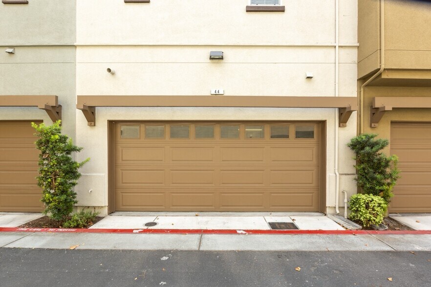 Building Photo - 44 Muller Pl