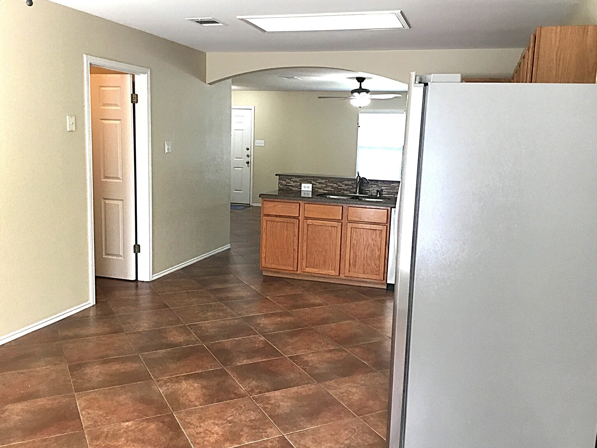 Building Photo - 216 Fall Creek Dr