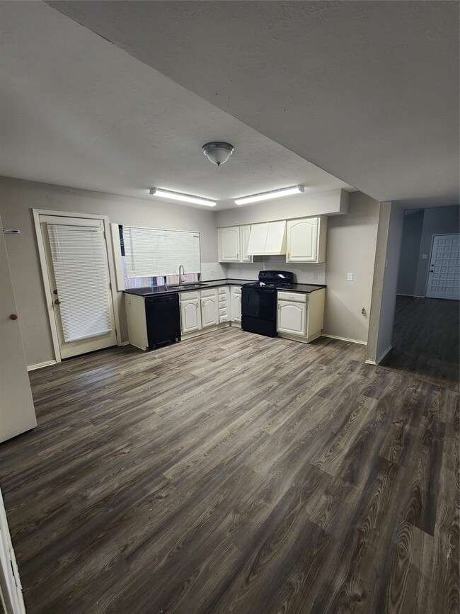 Building Photo - 3822 Broken Elm Dr