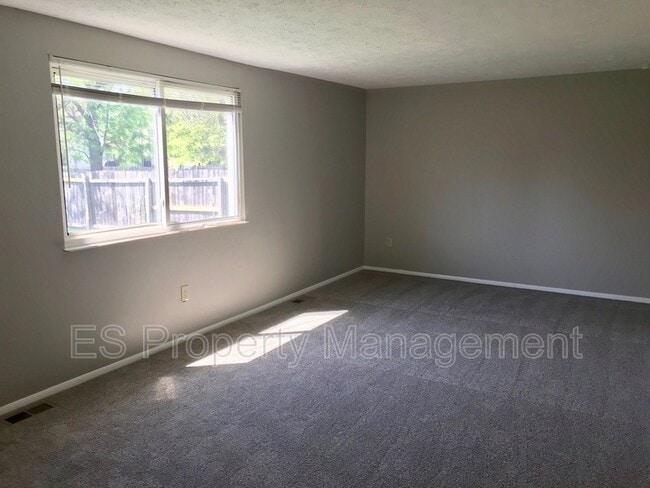 Building Photo - 6516 Zionsville Rd