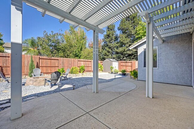 Building Photo - 238 St Tropez Ln