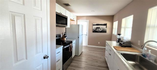 Building Photo - 5821 Black Oak Ln