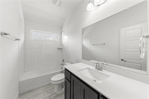 Building Photo - 619 Creekview Ln