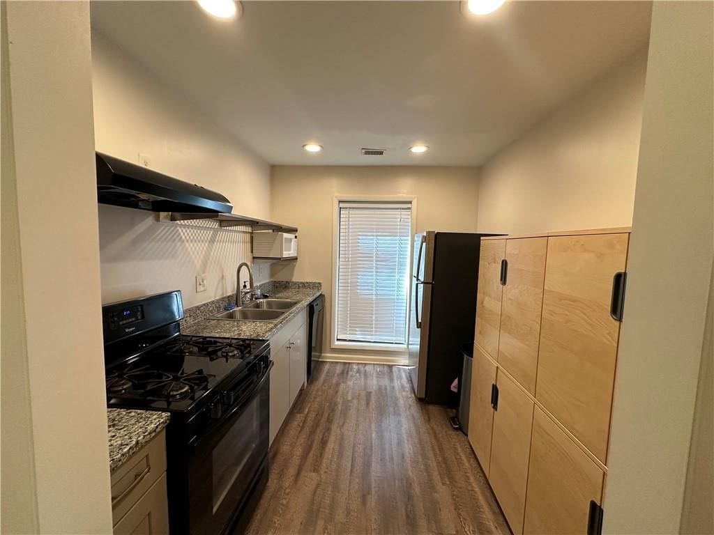 Building Photo - 303 River Run Dr