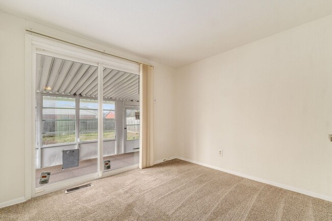 Building Photo - Updated 4 Bedroom, 2 Full Bath Ranch Home!!