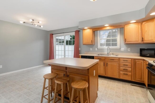 Building Photo - 57 Nottingham Dr