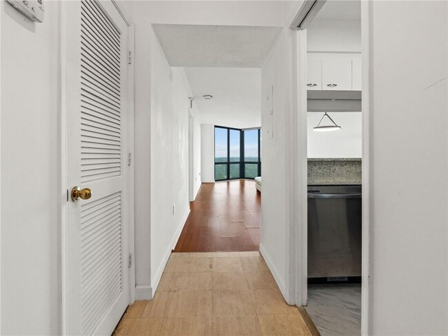 Building Photo - 2870 Pharr Ct S Northwest