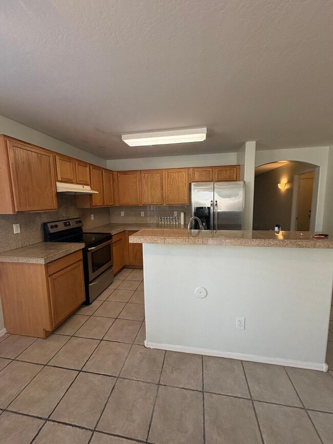 Building Photo - 582 S 152nd Ln