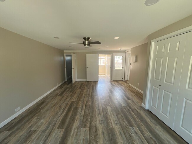 Building Photo - 2 Bedroom, 2 Bathroom Home