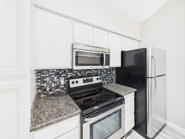 Building Photo - 8055 Cambridge St