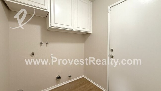 Building Photo - 8930 Concord Ct